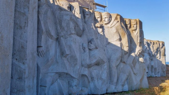 история памятника парус в Керчи