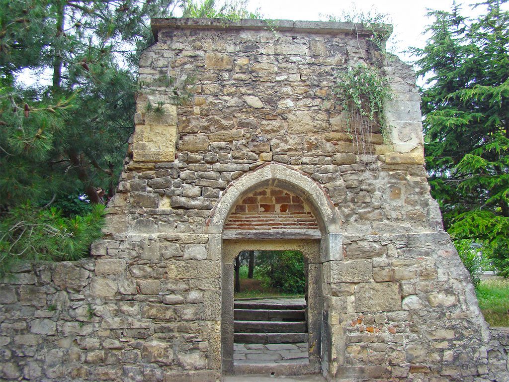 Храм Сурб Саркис Феодосия