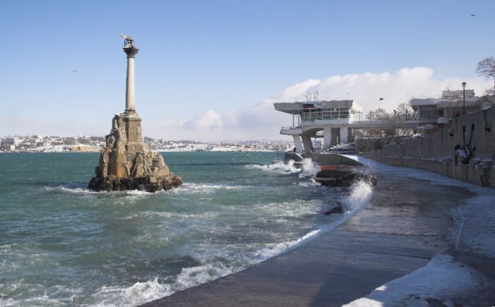 Севастополь памятник затопленным кораблям фото