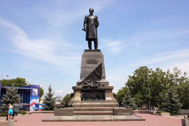 памятник Нахимову в Севастополе